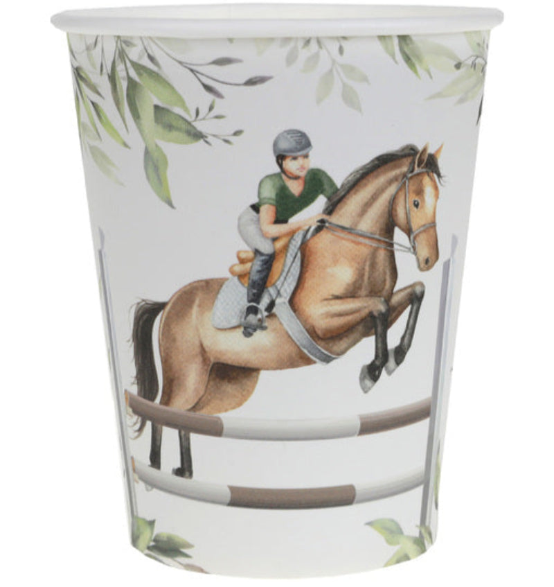Engangskopper med hestemotiv – perfekte til børnefødselsdag eller ridefest. 27 cl, 10 stk. pr. pakke. Matcher servietter og tallerkener.
