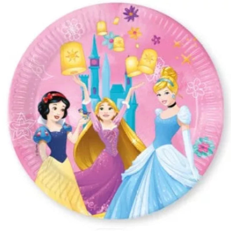 Disney Prinsesse tallerkner med motiv af Askepot, Snehvide & Ariel. Pakken indeholder 8 stk. paptallerkner som måler 23 cm
