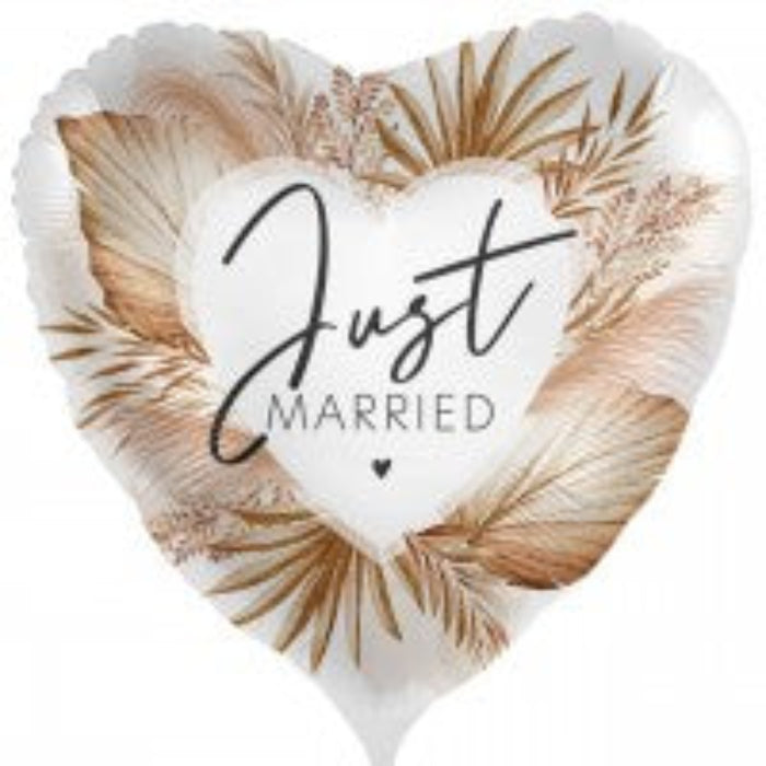 💍 Folieballon Just Married – Boho 43 cm – Smuk boho-inspireret ballon i naturfarver med teksten “Just Married”. Kan fyldes med helium eller luft. Perfekt til bryllup!