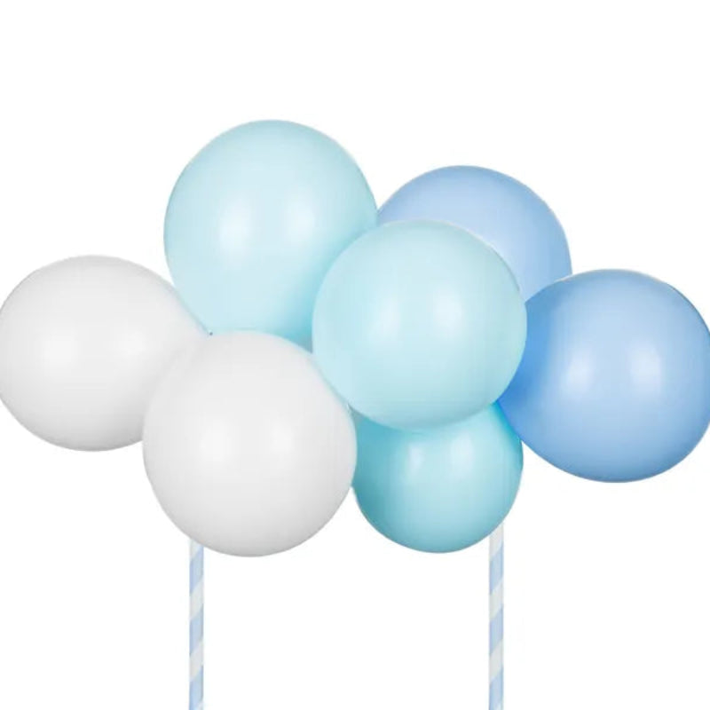 Ballon cake topper i blå – 10 balloner, 2 sugerør og tape. Ca. 29 cm høj. Perfekt pynt til kagebordet ved fødselsdag eller babyshower.