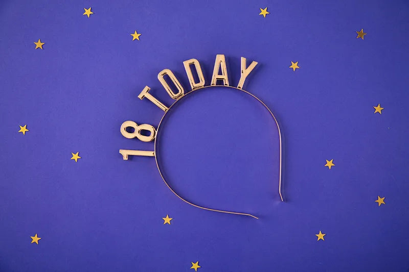 Birthday Girl Hårbøjle i guld 18 år