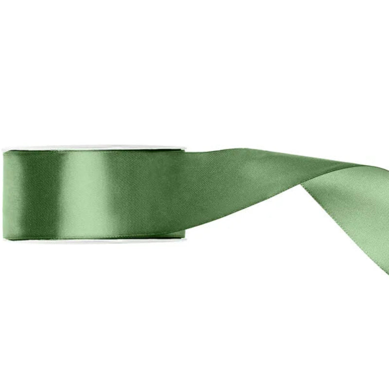 SatinbĂĽnd sage â 38 mm, 25 meter
Elegant bredt satinbĂĽnd i sage. Perfekt til dekoration, gaveindpakning og blomster. 38 mm bredt og 25 meter langt.