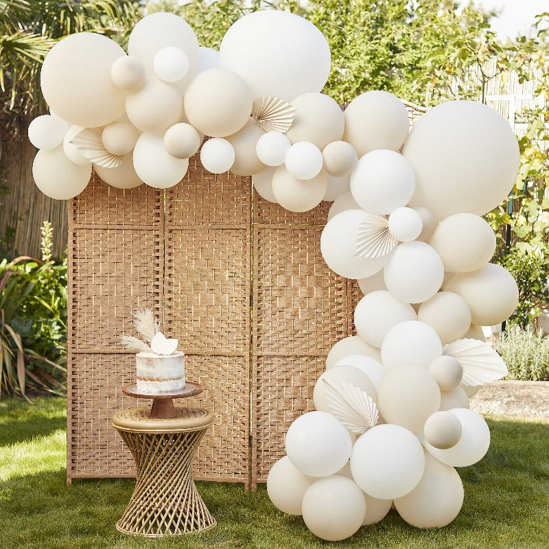 Ballonbue i cremefarve & hvid