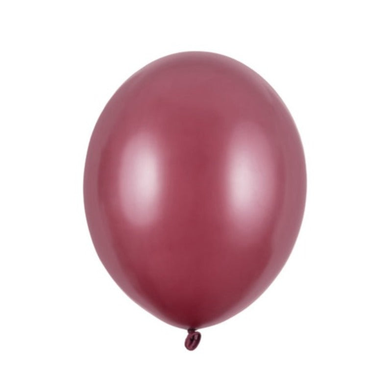 Maroon balloner