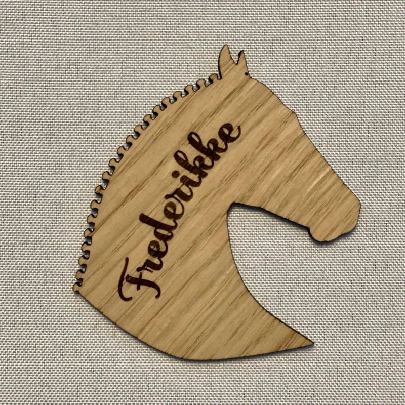 Hest udskåret i træ bordkort