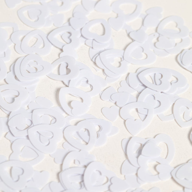 💍 Bordkonfetti hvide åbne hjerter – 14 g – Smuk hvid konfetti formet som åbne hjerter. Perfekt til bryllup, dåb eller romantisk bordpynt.