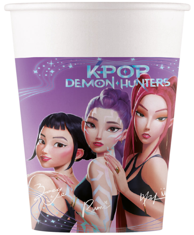 Shop K-POP Demon Hunters papkrus med farverigt design. Pakke med 8 stk. á 200 ml i FSC-certificeret papir – perfekte til fødselsdag, temafest og K-pop fans.