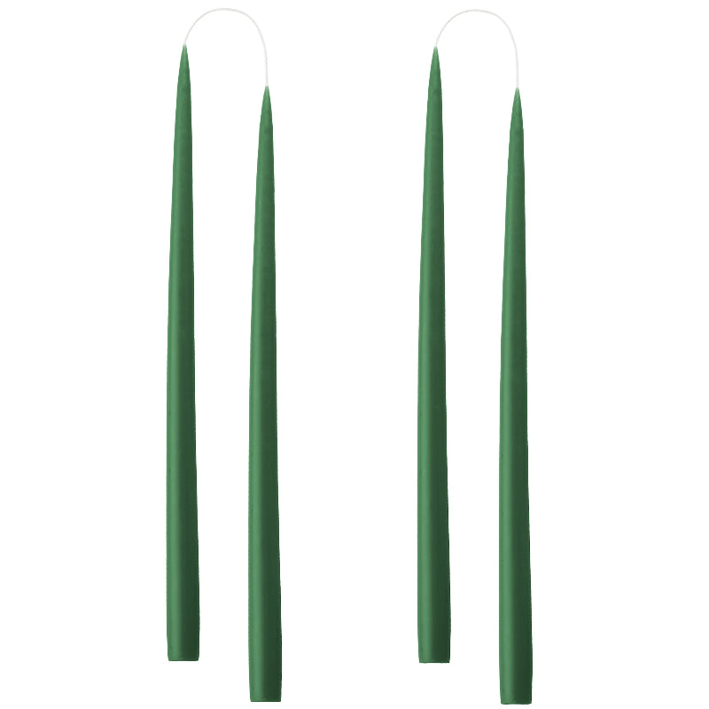 Flaskegrønne stagelys 35 cm
Elegant flaskegrønne stagelys fra Kunstindustrien i 35 cm. Gennemfarvede kvalitetslys med rolig brænding – perfekte til borddækning, styling og festlige arrangementer.