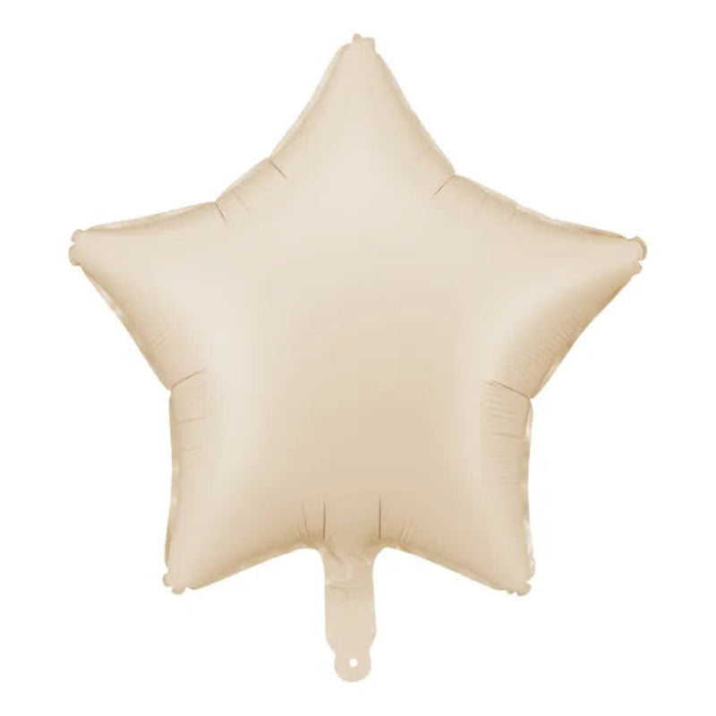 Mat beige stjerne folieballon, 48 cm uoppustet, 40 cm oppustet. Til luft og helium. Inkl. sugerør – perfekt til elegant festpynt.

