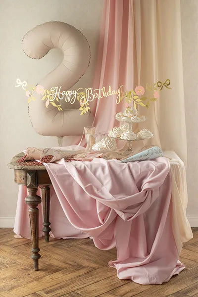 Banner – Happy Birthday,  i guld med blomster 1,3m