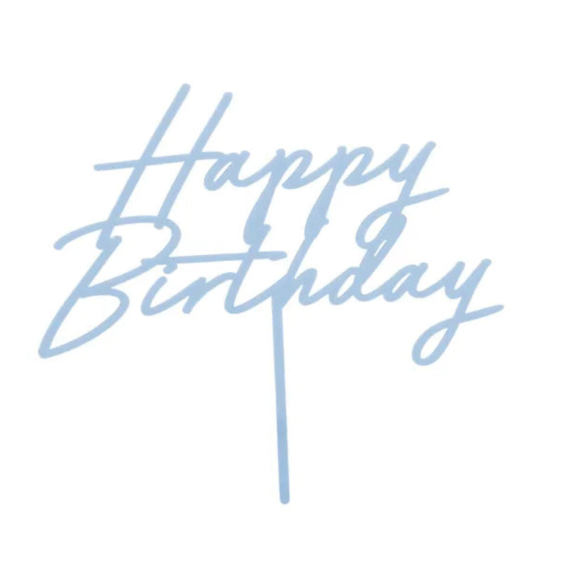 Elegant "Happy Birthday" kagetopper i mat misty blue akryl. Mål: ca. 16,5 x 18 cm. Perfekt til en stilren og festlig kagepynt til fødselsdagen.