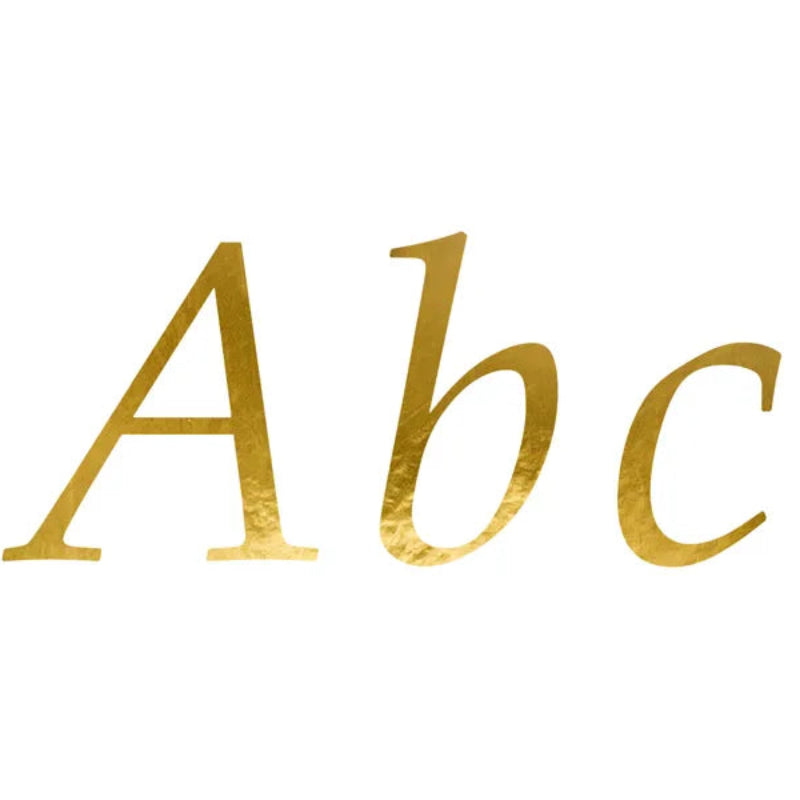 Letter Stickers i guld – 5 ark
Elegante bogstavklistermærker i guld. Indeholder 143 bogstaver og 28 tegn. Perfekt til kort, gaver og kreative projekter. Ark 21 x 29,7 cm.
