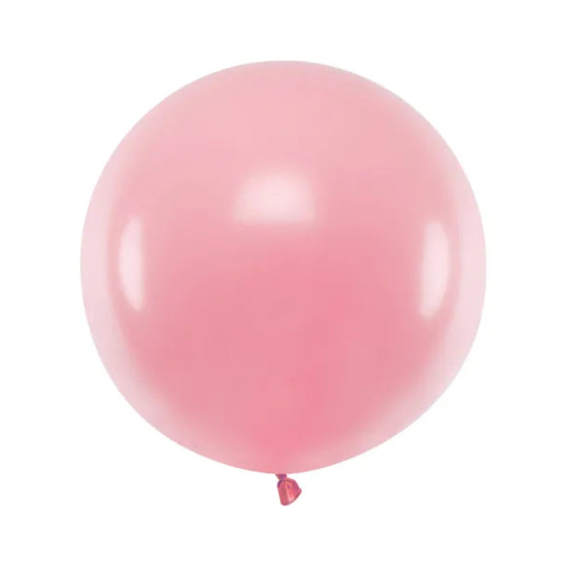 Rund ballon 60 cm i blød pastel pink. Perfekt til babyshower, dåb og elegante festopsætninger. Kan fyldes med luft eller helium. Heliumforbrug ca. 0,142 m³. Ideel til ballonbuer, dekorationer og stilrene backdrops.