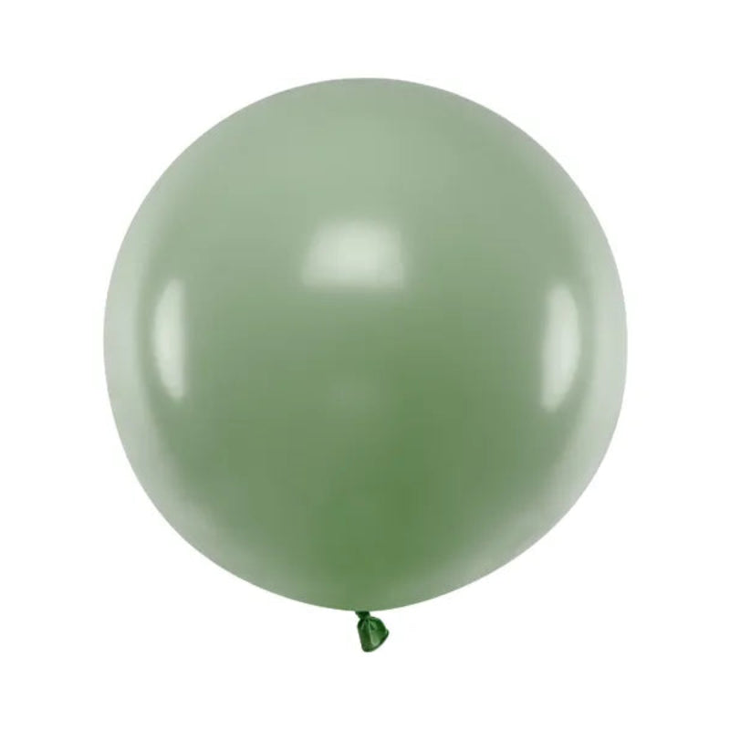 Rund ballon 60 cm i Pastel Rosemary Green. Elegant støvet grøn nuance perfekt til bryllup, konfirmation og fest. Kan fyldes med luft eller helium. Heliumforbrug ca. 0,142 m³. Skab stemning med store dekorative balloner.