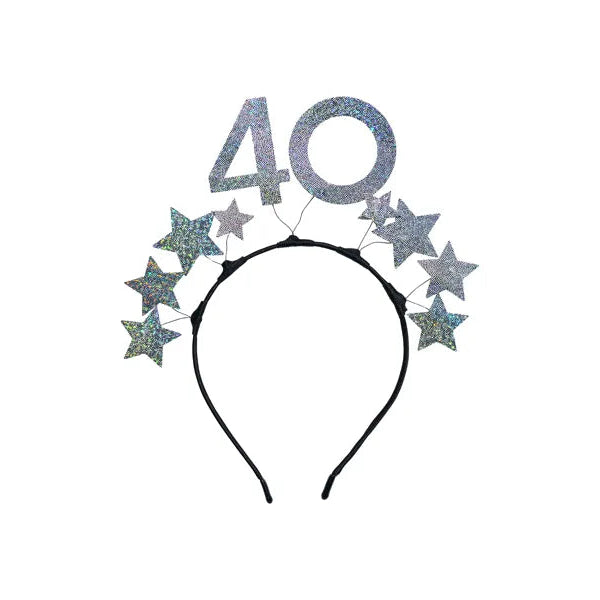 Hårbøjle med 40 i sølv – perfekt til rund fødselsdag

Fejr 40-års fødselsdag med en flot hårbøjle i sølv med stjerner. Perfekt som festligt accessory og til billeder på den store dag. ✨