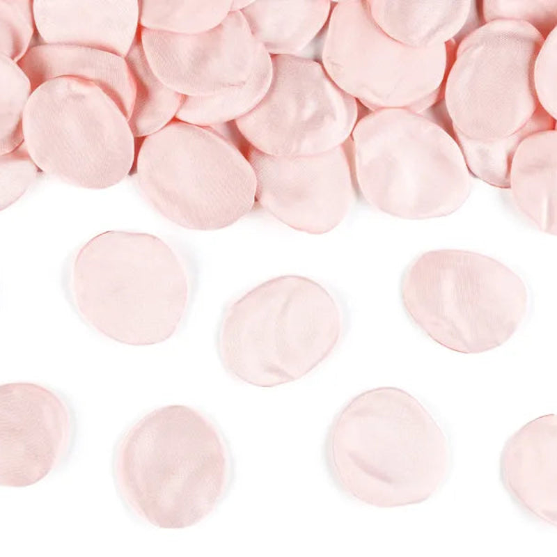 Rose Petals – Romantisk Festdekoration
Skab en elegant og romantisk stemning med rose petals til bryllup, fest og borddækning. Perfekte til ceremonier, dekoration og særlige øjeblikke.