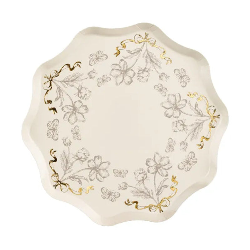 Blomstrede beige paptallerkner med guldtryk – 6 stk.
Beige papirtallerkner med mørkebejge blomster og skinnende gulddetaljer. Ø 20 cm. Pakke med 6 stk. Perfekte til dåb, fødselsdag og baby shower.