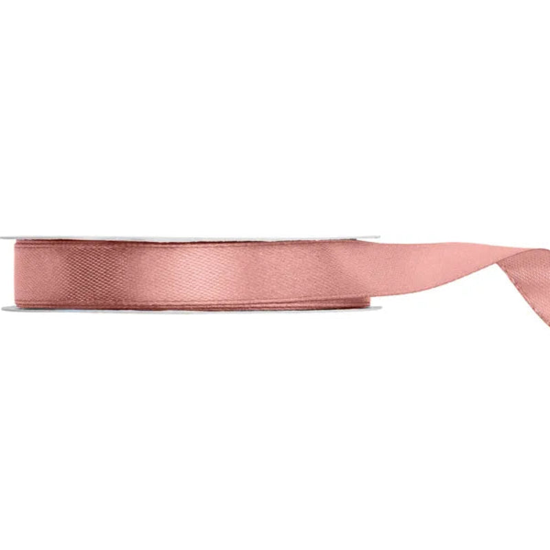 Satinbånd Dusty Rose 12 mm x 25 m

Smukt satinbånd i Dusty Rose med elegant satinfinish. Perfekt til gaveindpakning, bryllup, bordpynt og kreative dekorationer. 12 mm bredt og 25 meter langt.