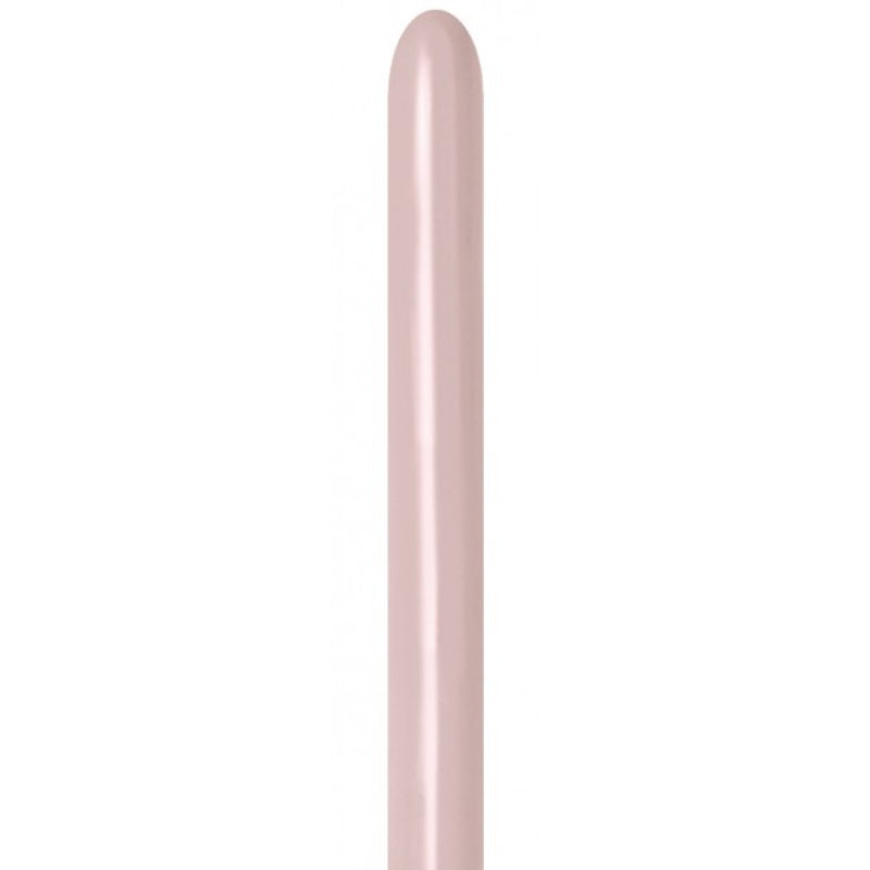 Lange Sempertex balloner i støvet rosa. Perfekte til ballonbuer, perler eller figurer. 152 cm lange. Kun til luft. 50 stk. pr. pakke.

