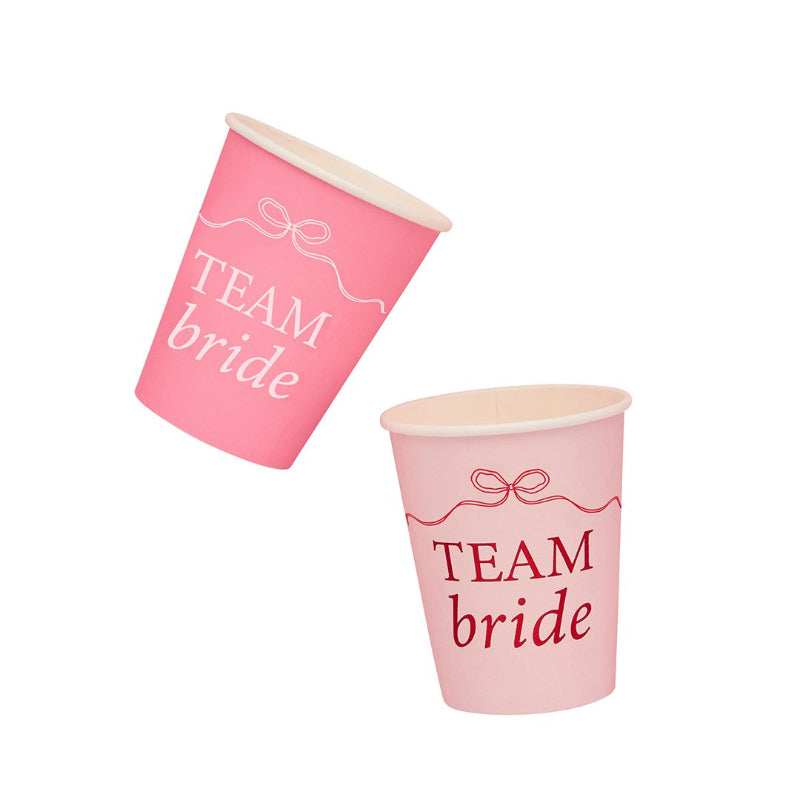 Pink Team Bride papkrus – 8 stk. til polterabend

Festlige pink Team Bride papkrus til polterabend og bridal shower. Perfekte til drinks, bobler og en gennemført borddækning til bruden og hendes team.